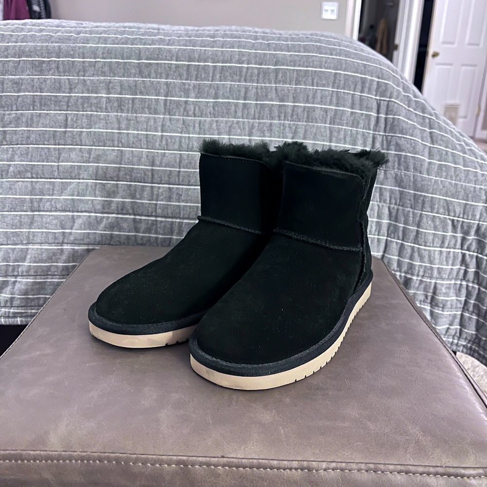 Kookaburra by UGG ankle boots